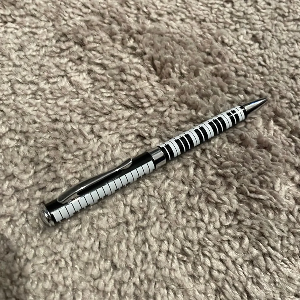 Music themed pen